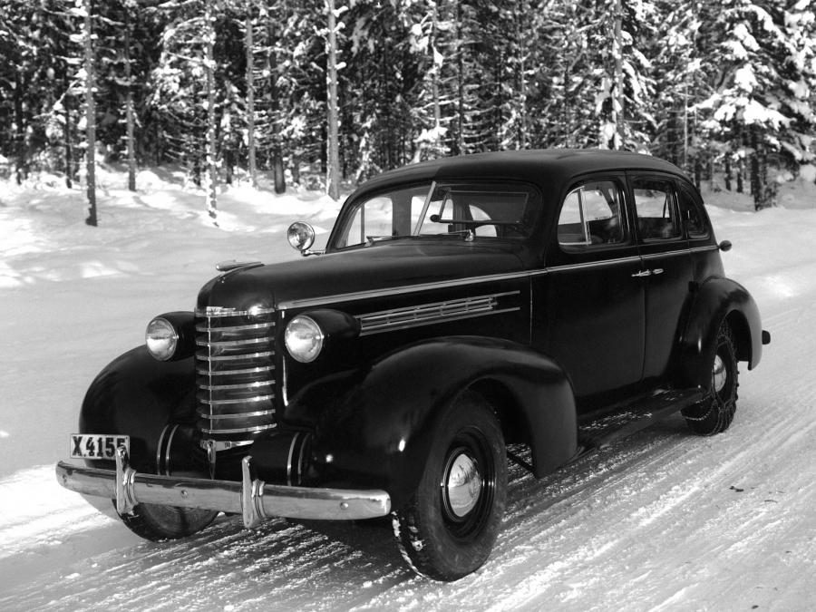  Oldsmobile Series F 4-Door Sedan 1937 года  (фото 1 из 1)